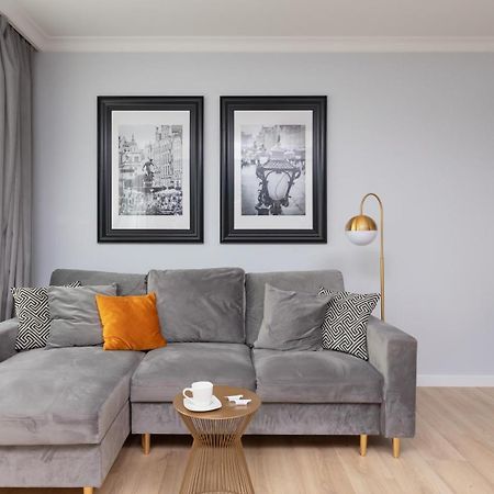 Stylish Atol Apartment With Free Parking In The Heart Of Gdansk By Noclegi Renters Exteriör bild